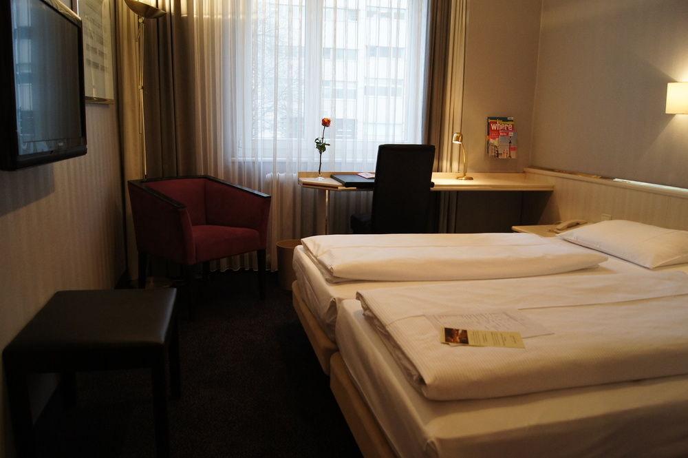 Berlin Plaza Hotel Am Kurfuerstendamm Zewnętrze zdjęcie