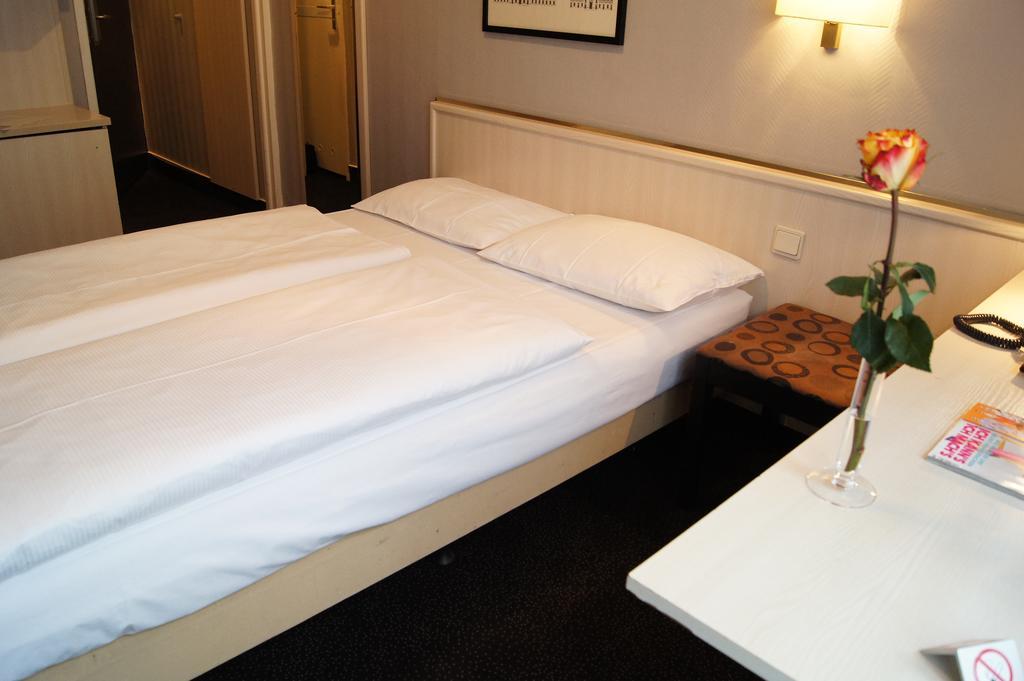 Berlin Plaza Hotel Am Kurfuerstendamm Pokój zdjęcie