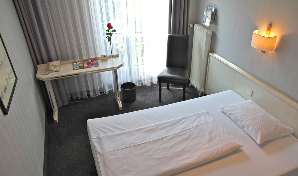Berlin Plaza Hotel Am Kurfuerstendamm Pokój zdjęcie