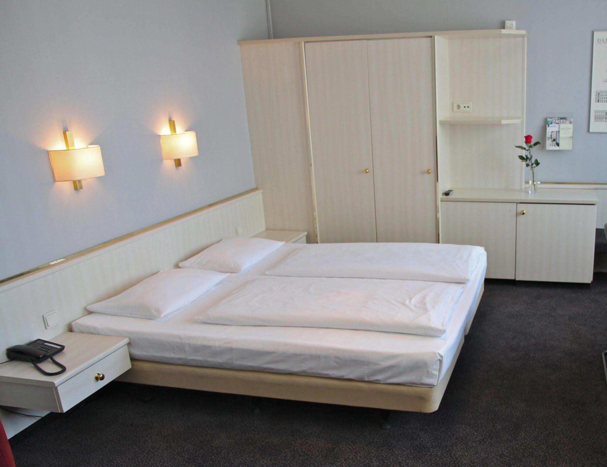 Berlin Plaza Hotel Am Kurfuerstendamm Zewnętrze zdjęcie